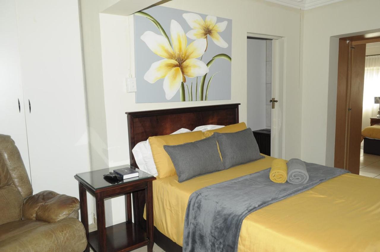 @Home Guest House Рустенбург Екстериор снимка