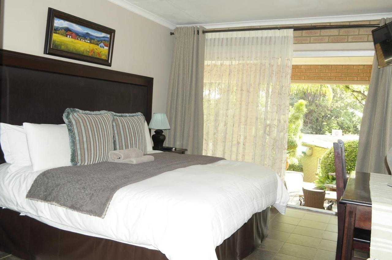 @Home Guest House Рустенбург Екстериор снимка