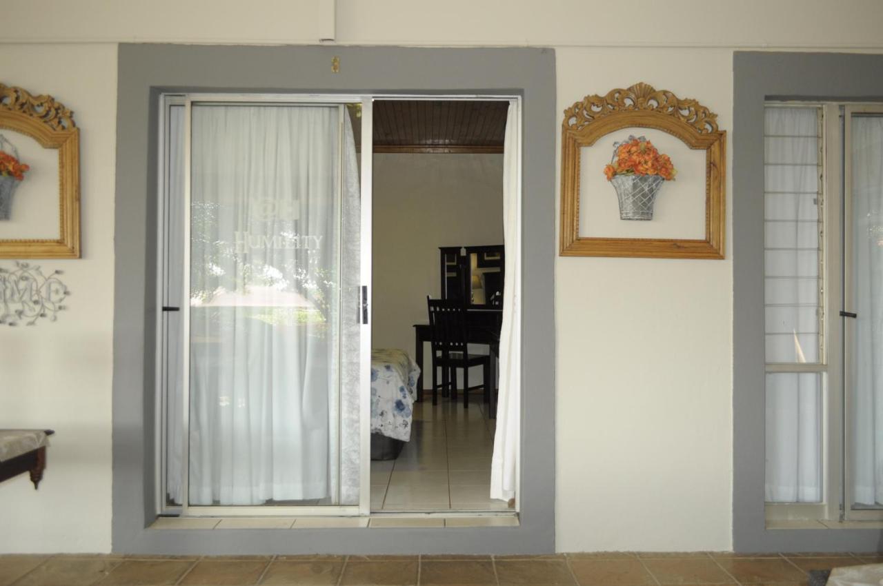 @Home Guest House Рустенбург Екстериор снимка