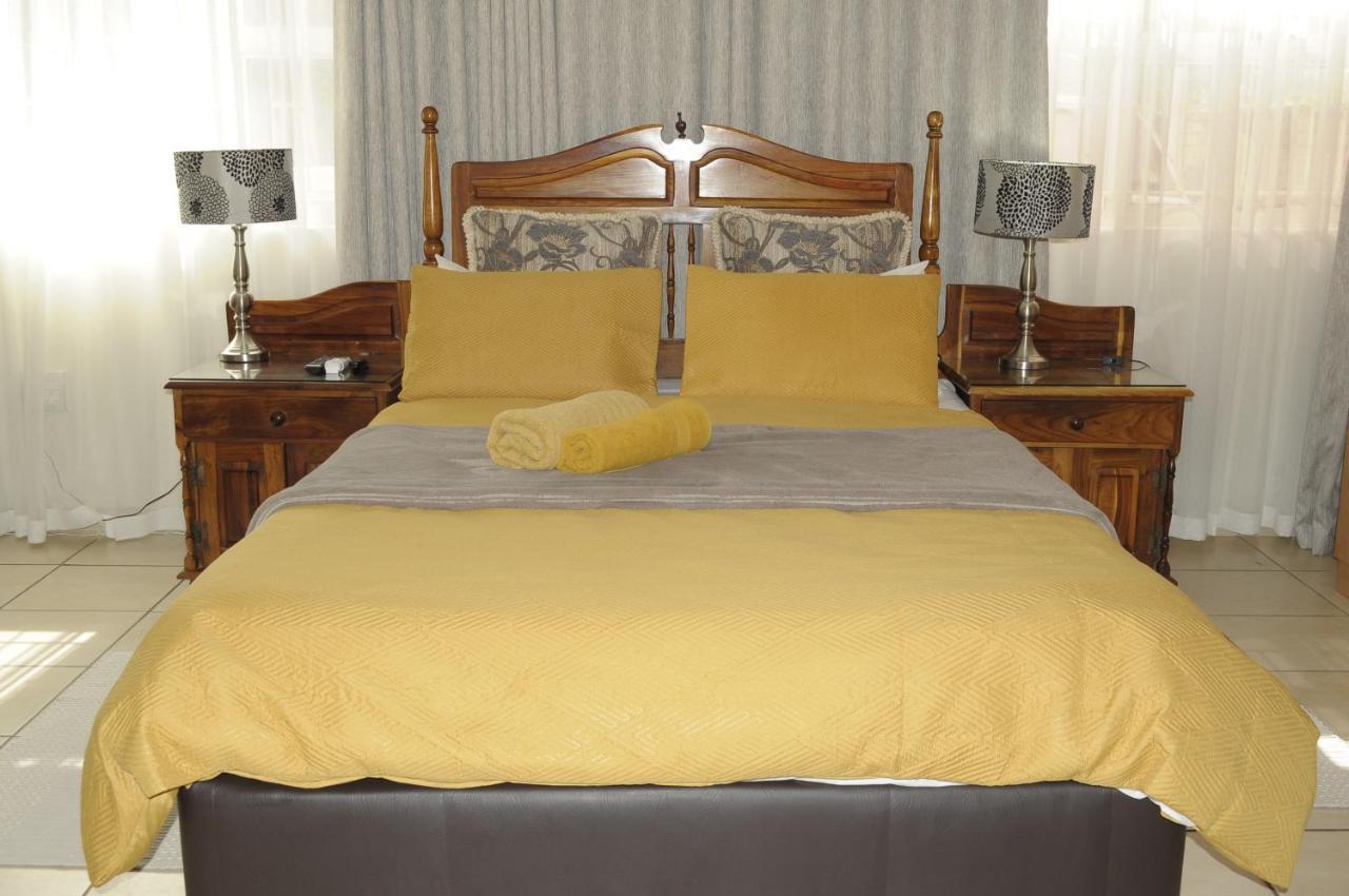 @Home Guest House Рустенбург Екстериор снимка
