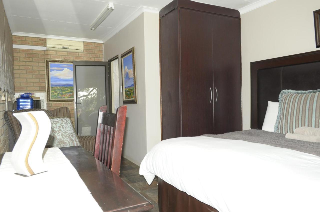 @Home Guest House Рустенбург Екстериор снимка