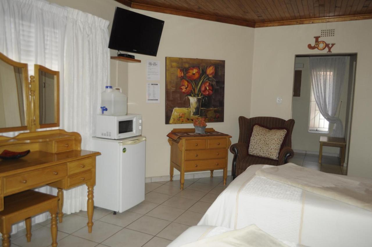 @Home Guest House Рустенбург Екстериор снимка