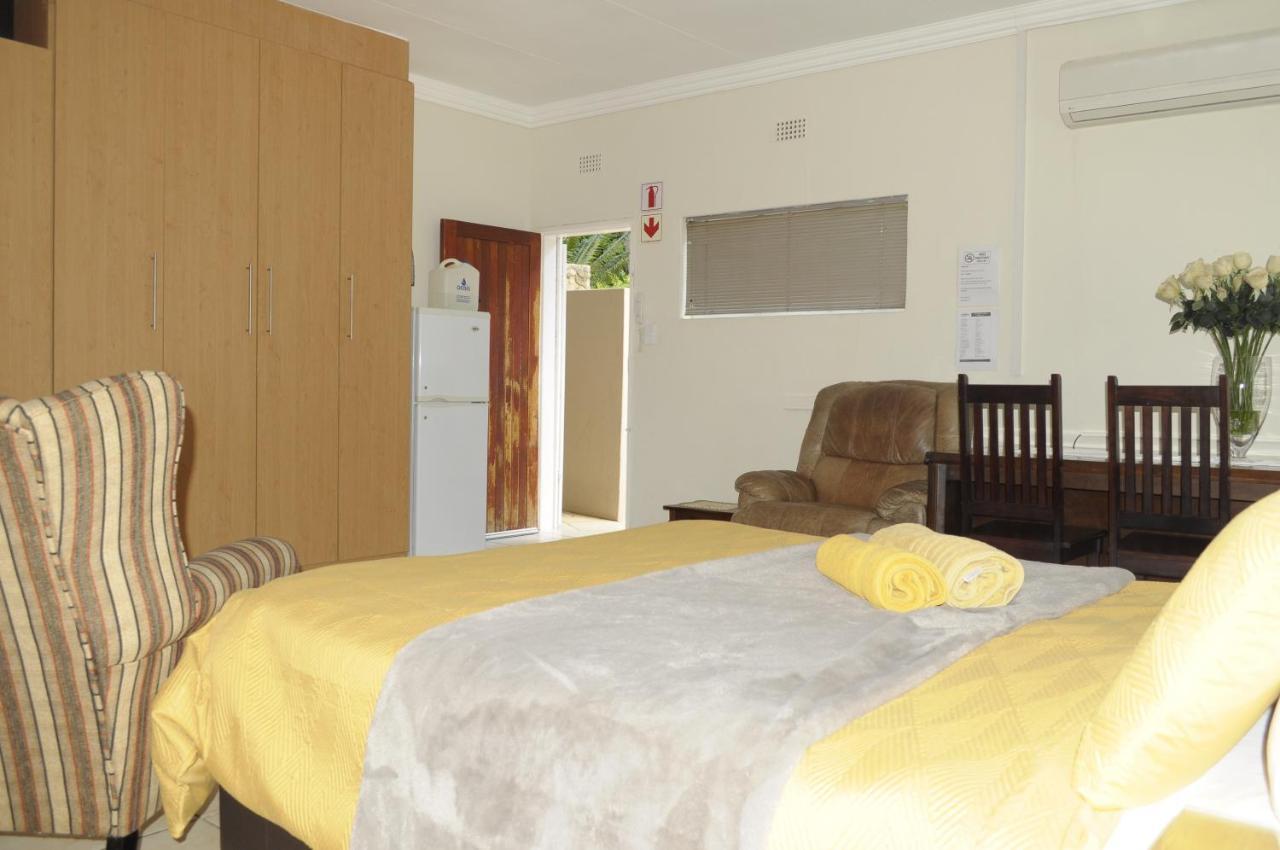 @Home Guest House Рустенбург Екстериор снимка