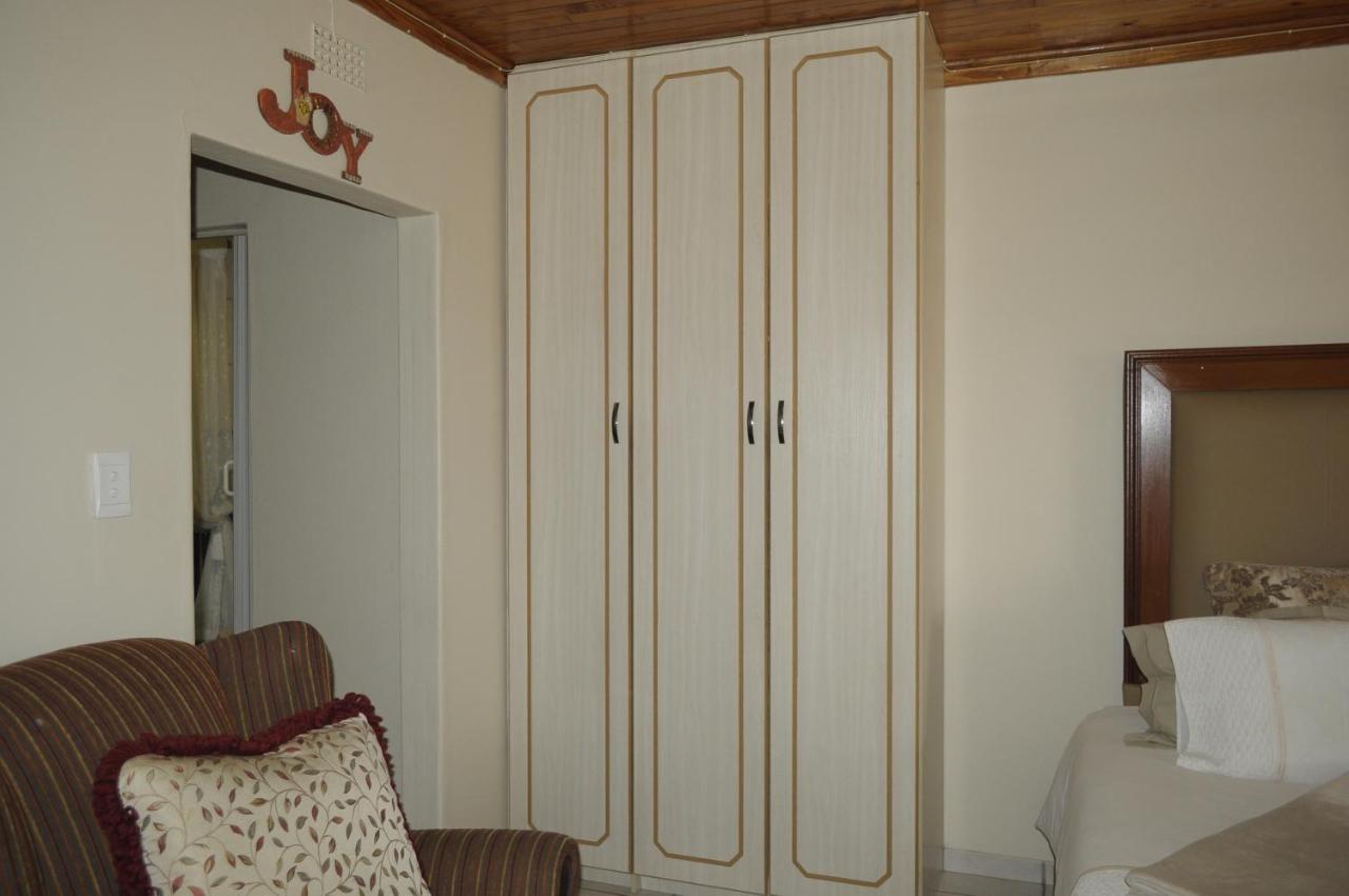@Home Guest House Рустенбург Екстериор снимка