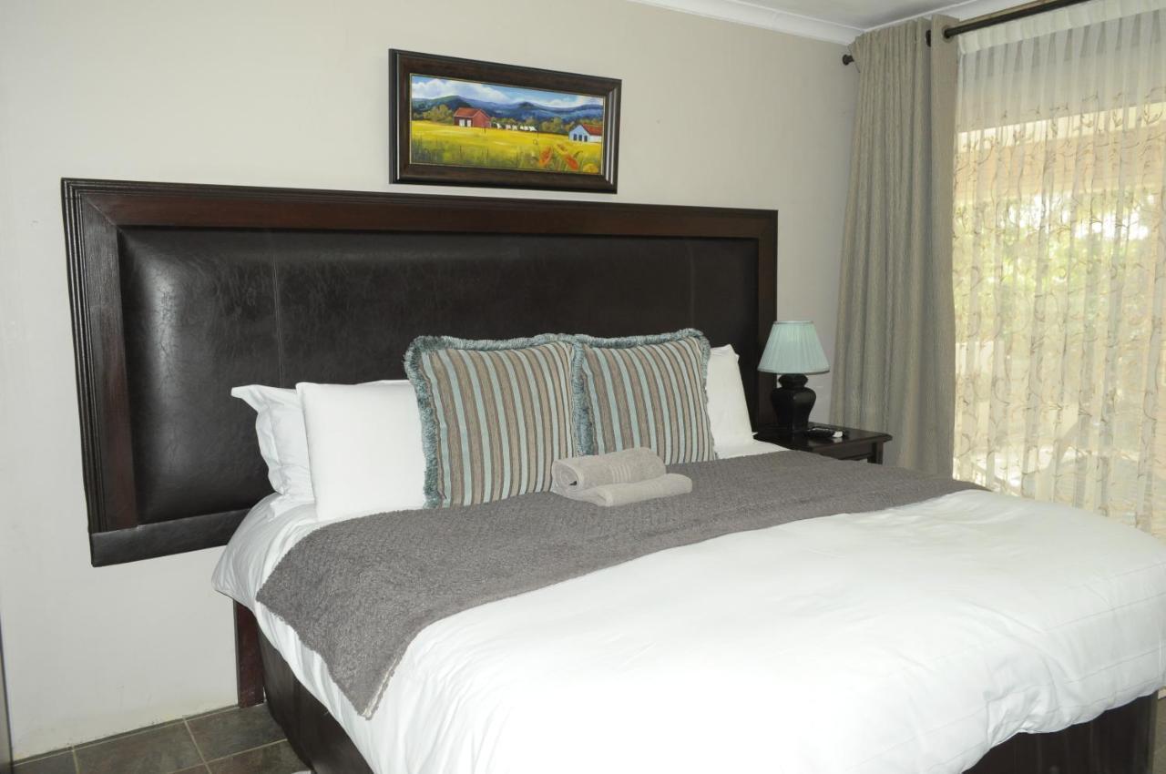 @Home Guest House Рустенбург Екстериор снимка