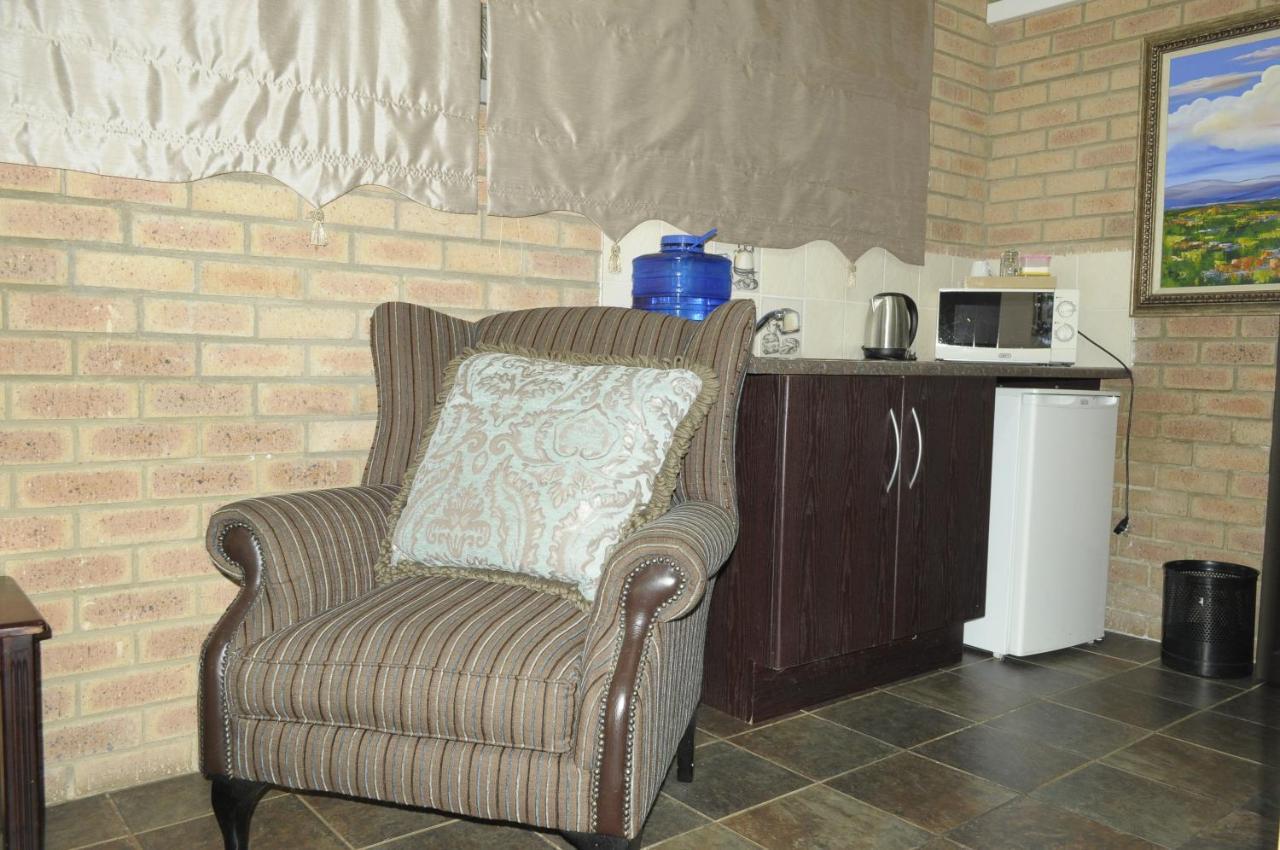 @Home Guest House Рустенбург Екстериор снимка