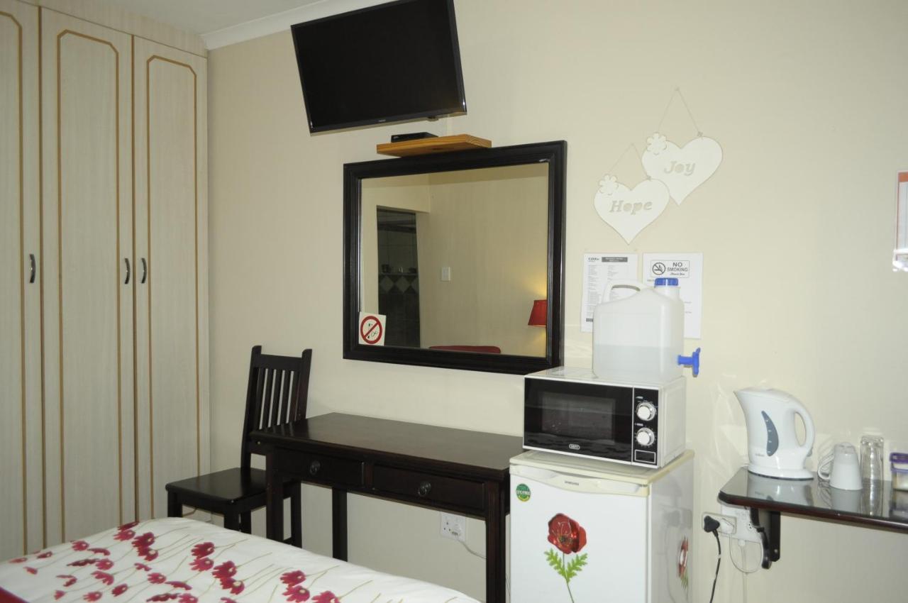 @Home Guest House Рустенбург Екстериор снимка