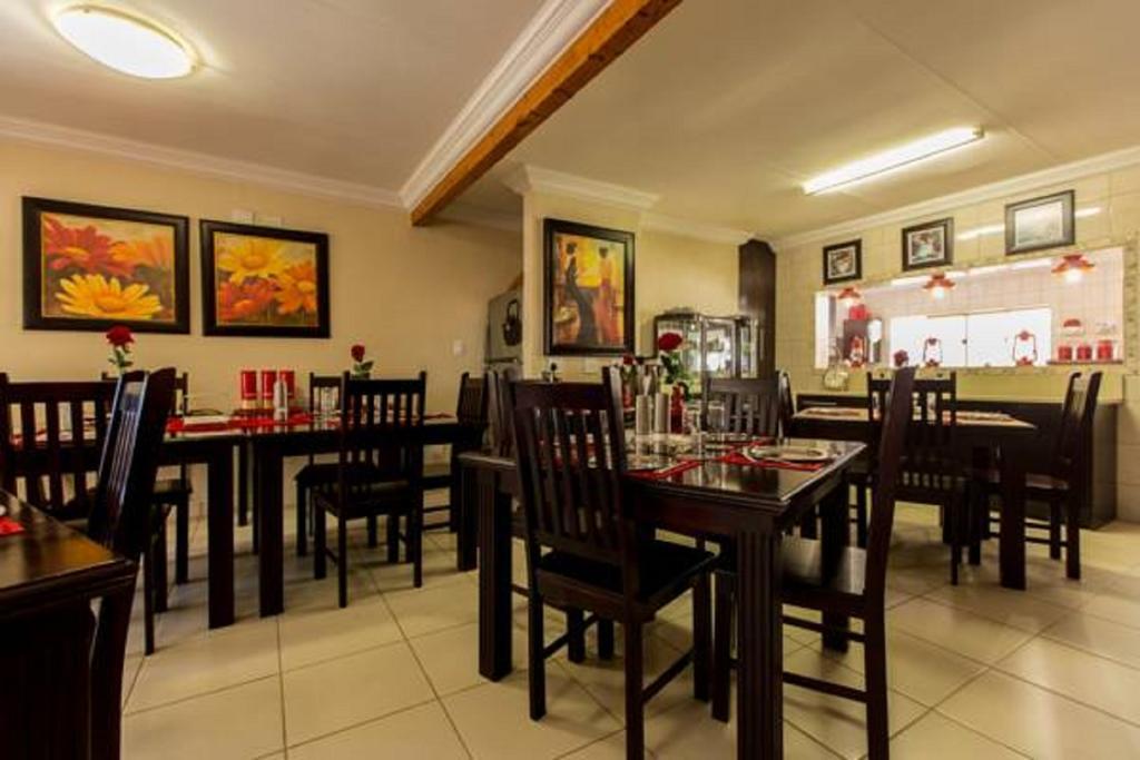 @Home Guest House Рустенбург Екстериор снимка