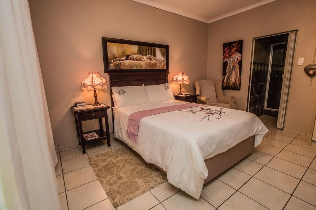 @Home Guest House Рустенбург Екстериор снимка